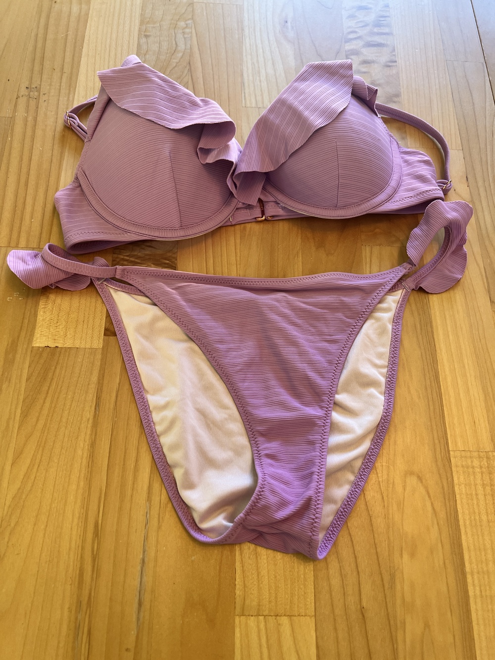 Shade & Shore Women's Purple Bikini Set Size 34B Small Ribbed Ruffle Underwire